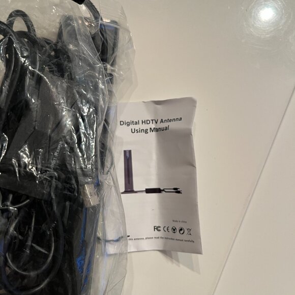 HDTV Antenna 25dBi Indoor Digital TV Signal Booster (NEW) - Picture 5 of 15